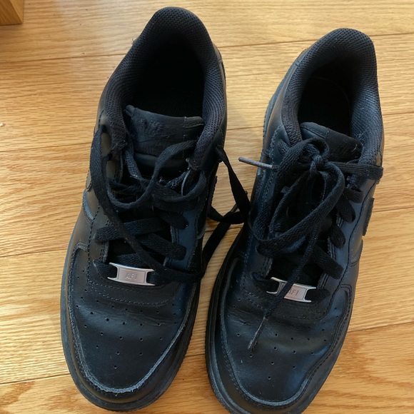 Black NIKE Air Forces - Picture 7 of 11